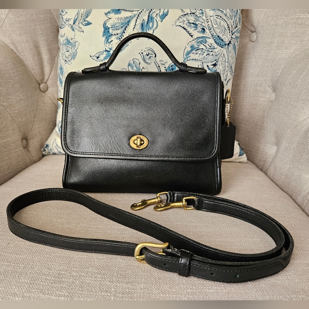 Vintage Coach Court Handbag Crossbody Black Leather
